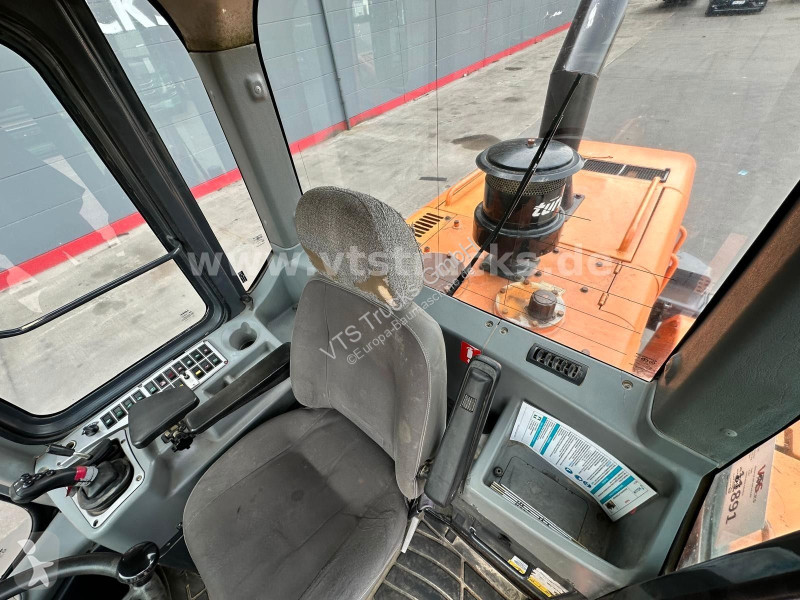 Фронтальный погрузчик Doosan 4x4 inkl. Schaufel...
