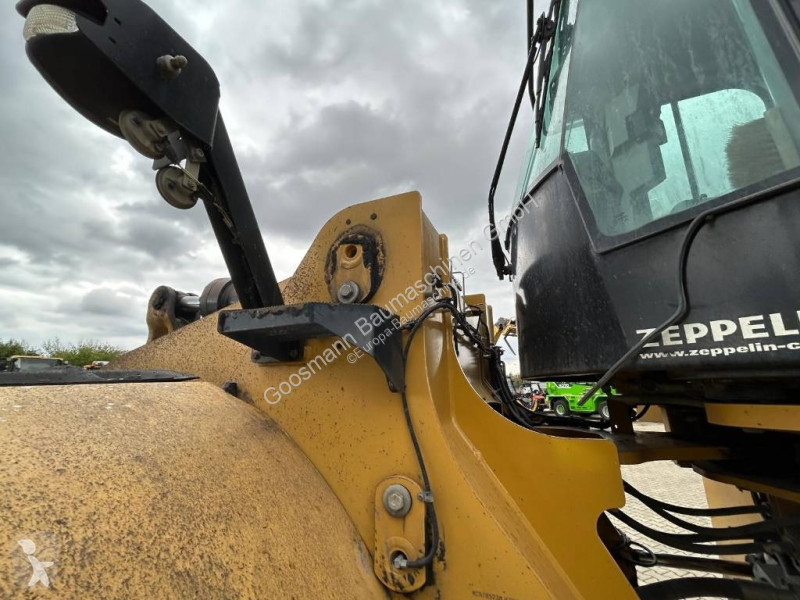 Nakladač Caterpillar 972 M
