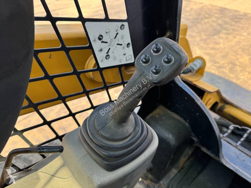 Nakladač Caterpillar 259D - Two-Speed Compact...