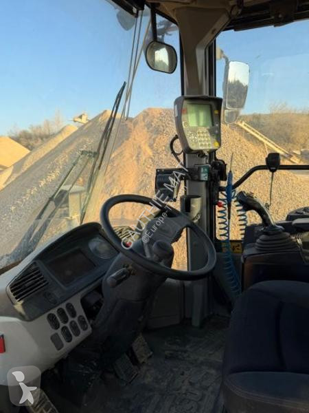 مُحمّلة Komatsu 8E0