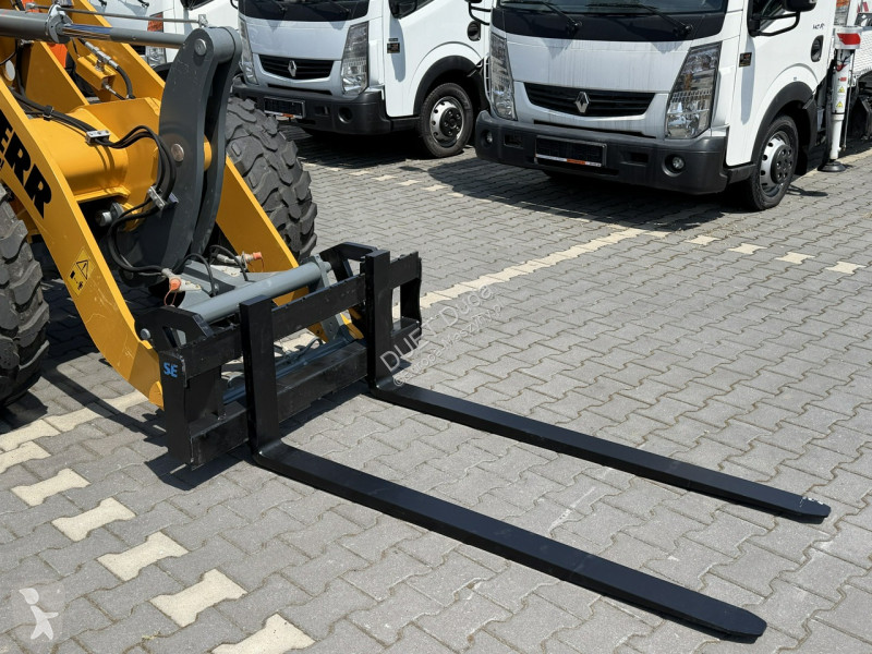 Nakladač Liebherr Compact Łyżka + Widły Super...