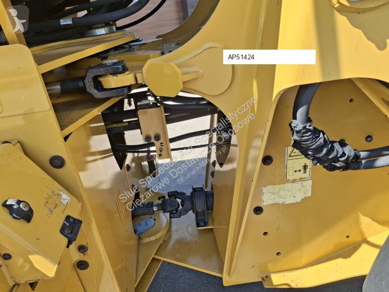 Nakladač Caterpillar 918 M