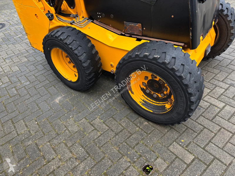 Nakladač JCB 155 (T4) BW2