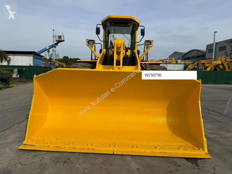 Nakladač Komatsu