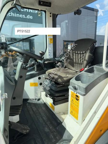 Nakladač Liebherr L506 Compact