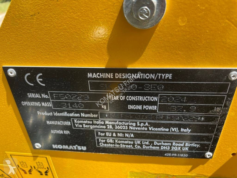 Nakladač Komatsu SK820-8E0