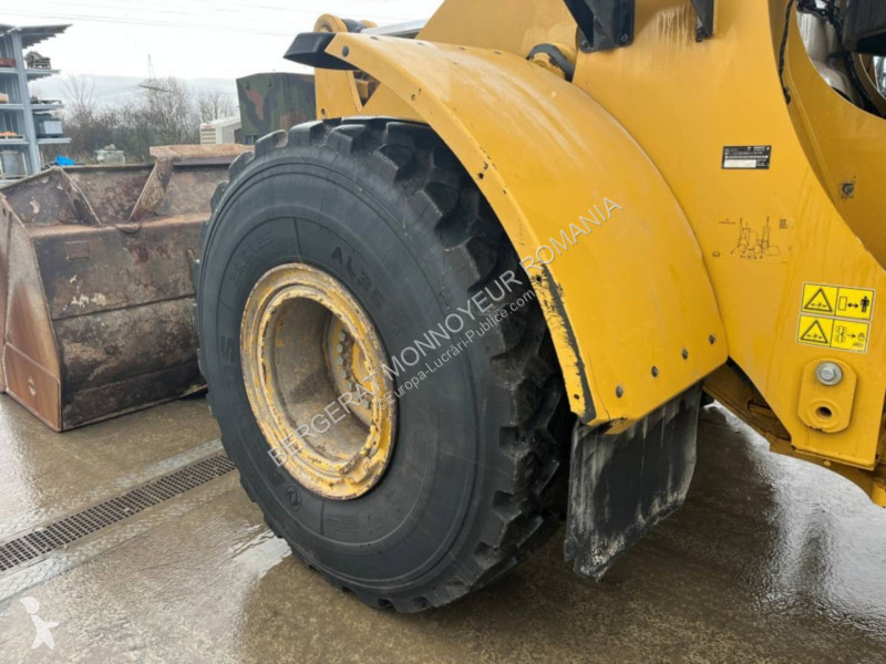 Nakladač Caterpillar 950M