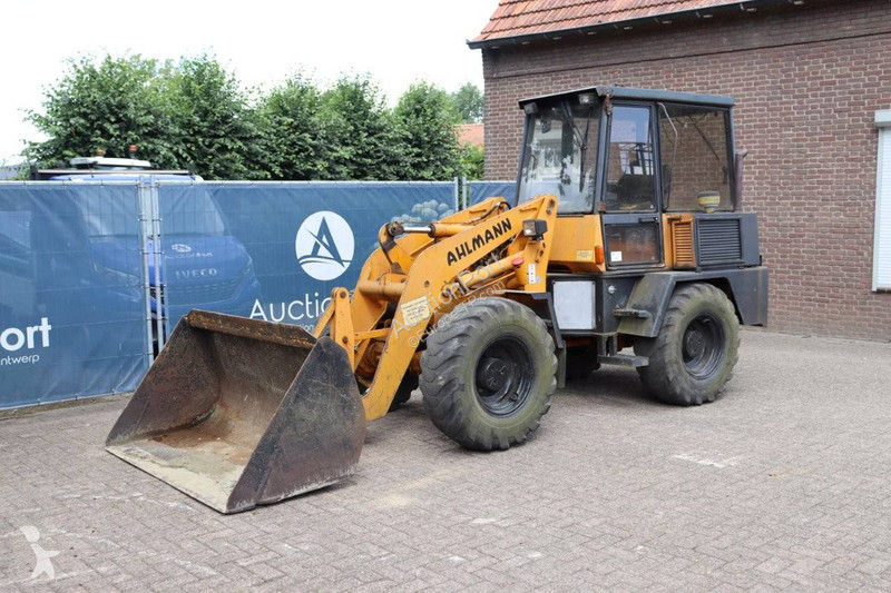 Nakladač Ahlmann AL8C