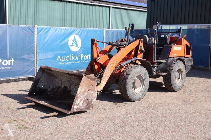 مُحمّلة Kubota R065