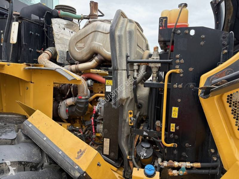 Nakladač Caterpillar 950M