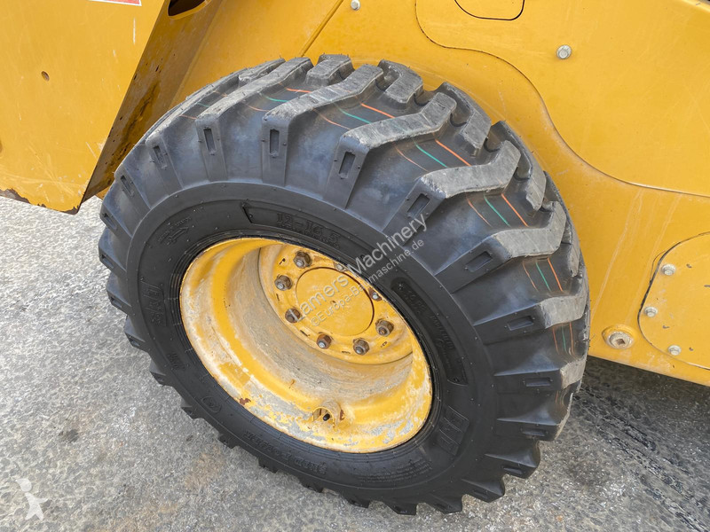 Nakladač Caterpillar D3 .