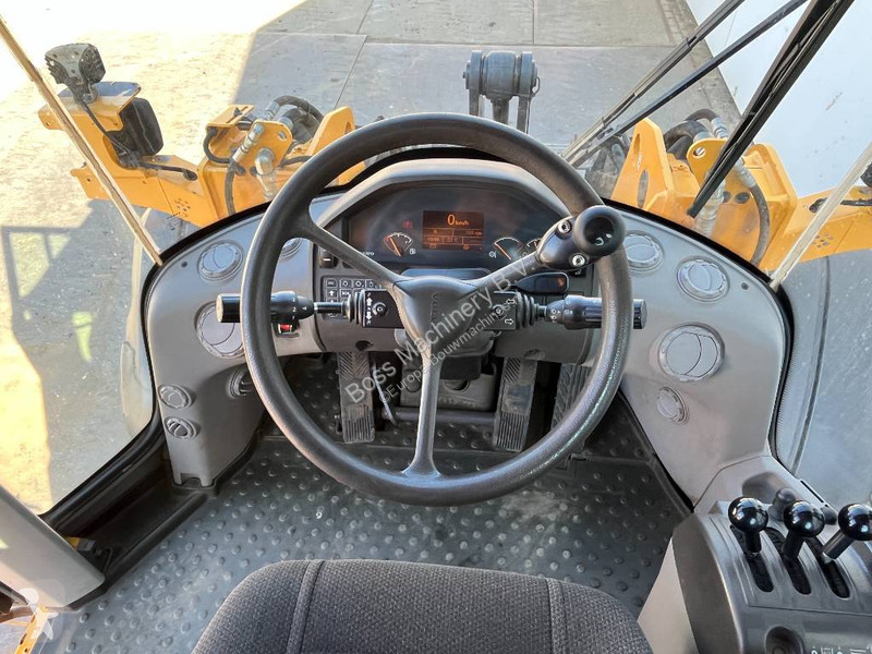 Nakladač Volvo - Quick Coupler / 3th Function