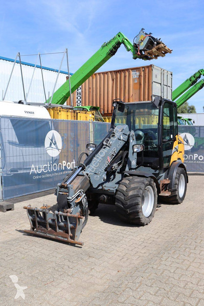 Фронтальный погрузчик Giant G5000DC Tele