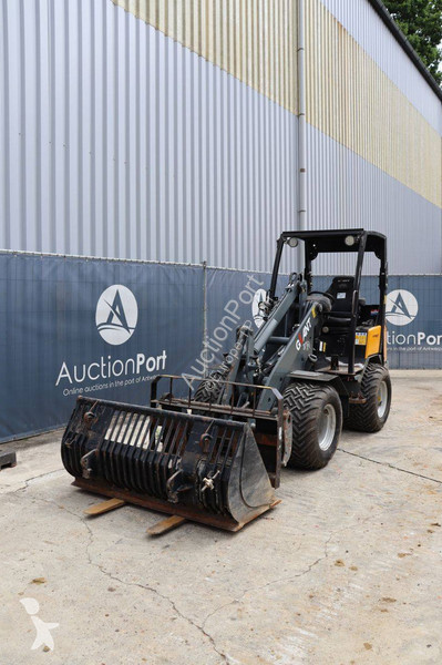Chargeuse Giant V452T