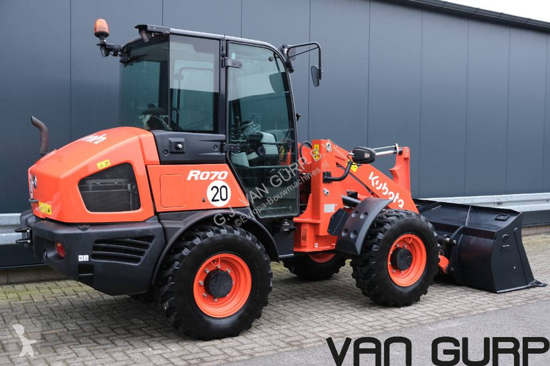 Pala cargadora Kubota R 070 | 2023 | 740h |...