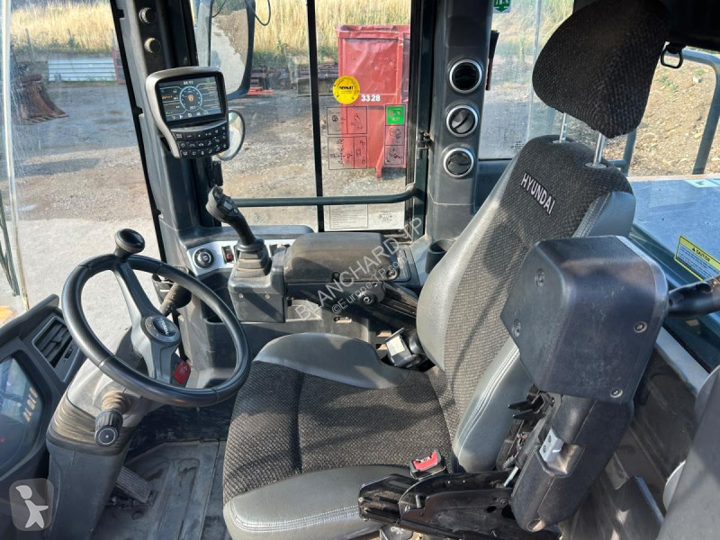 مُحمّلة Hyundai  HL970