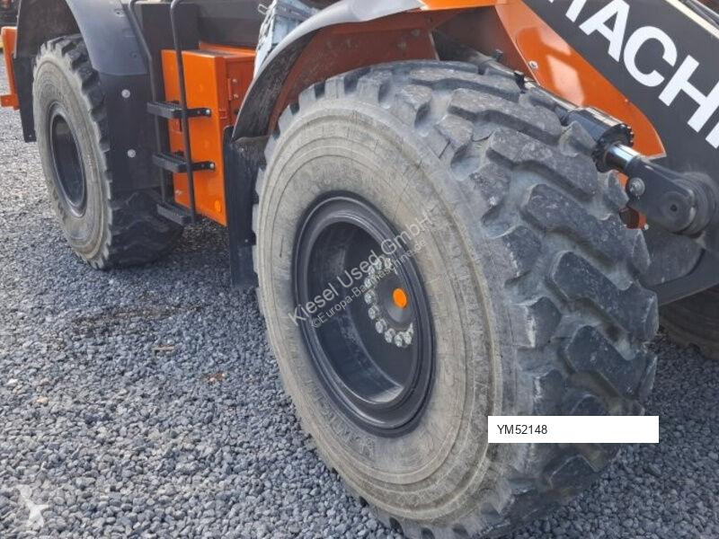 Навантажувач Hitachi ZW180-7