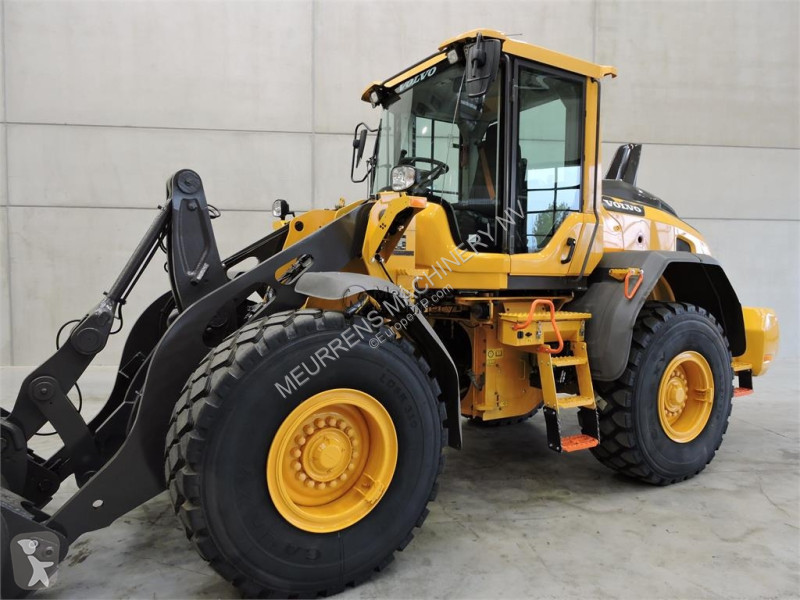 مُحمّلة Volvo New Bucket + Tyres