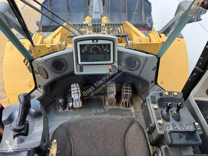 Pá carregadora Caterpillar - Automatic Greasing...