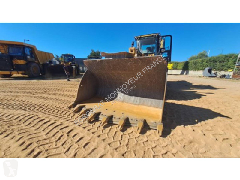 Pá carregadora Caterpillar 972M XE