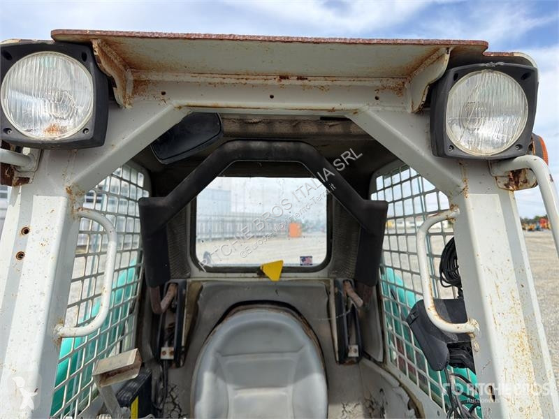 Chargeuse IHI 2041 Skid Steer Loader