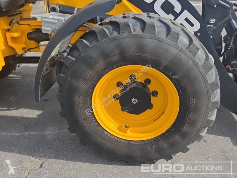 Lastare JCB 409