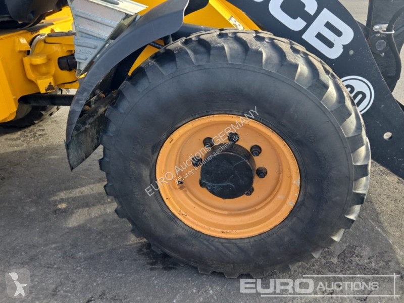 Lastare JCB 409