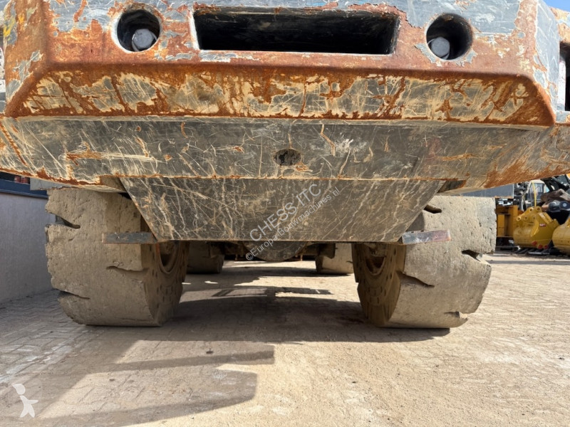 Lastare Doosan DL 280-7 - DL 280 - Solid tyres...