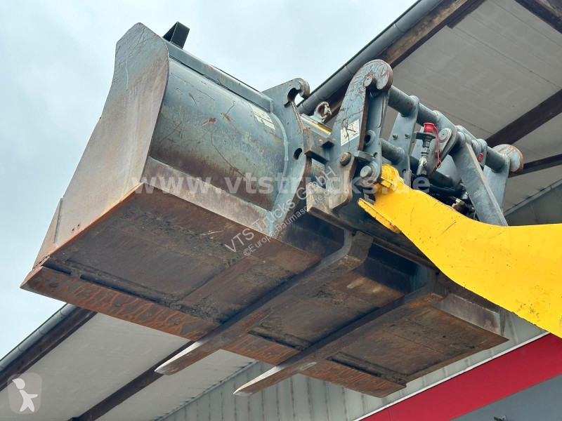 Фронтальный погрузчик Wacker Neuson WL 70 4x4...