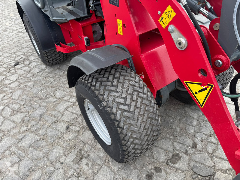Chargeuse Weidemann 1160E .