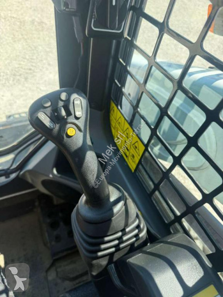 Pá carregadora Bobcat T590
