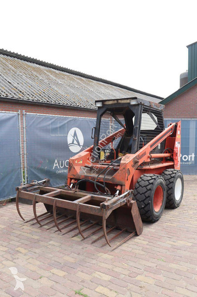 Chargeuse Thomas 9112T173HL