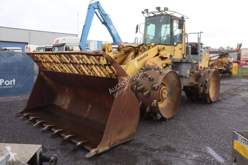 Chargeuse Komatsu WF450-3D