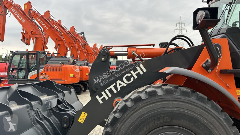 Chargeuse Hitachi 7