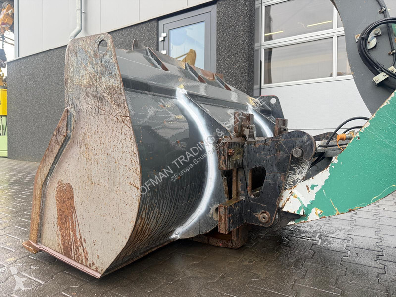 Товарач Liebherr