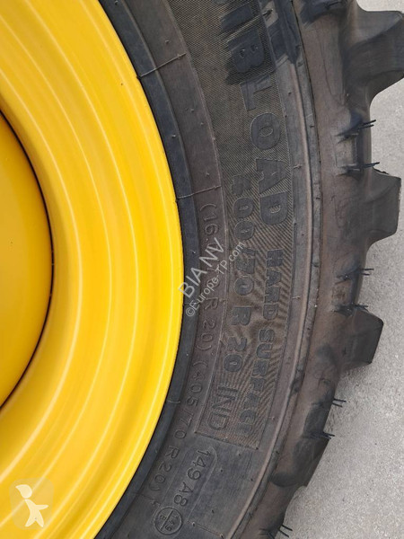 مُحمّلة Komatsu WA80M-8E0