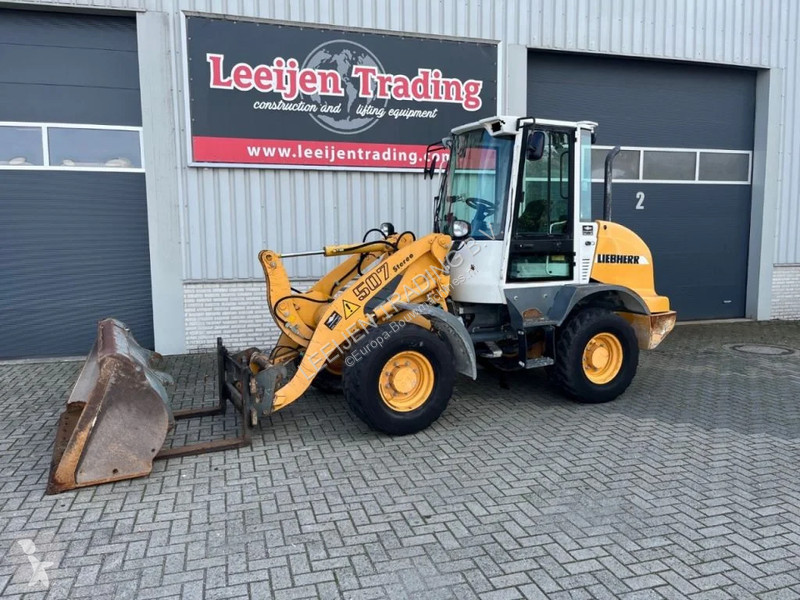 Shovel Liebherr L507 stereo, Bucket and forks,...