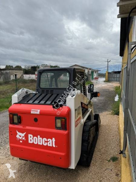 Shovel Bobcat