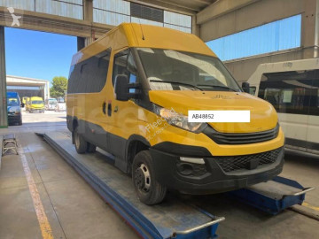 Училищен автобус Iveco