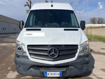 Училищен автобус Mercedes
