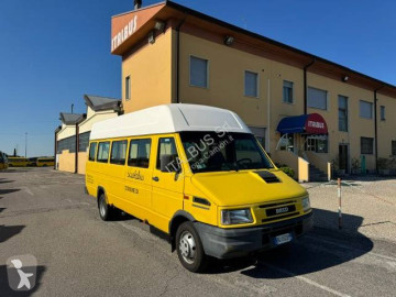 Училищен автобус Iveco