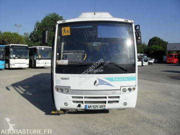 旅游大巴 校车 无公告