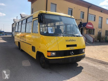 Autobus Mercedes 711 d trasporto scolastico usato