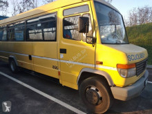 Autocarro Mercedes 714 D transporte escolar usado