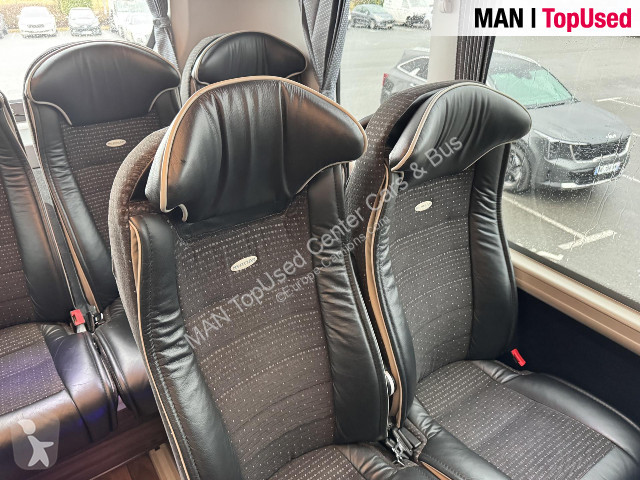 Междуградски автобус Neoplan Tourliner 53 pax...