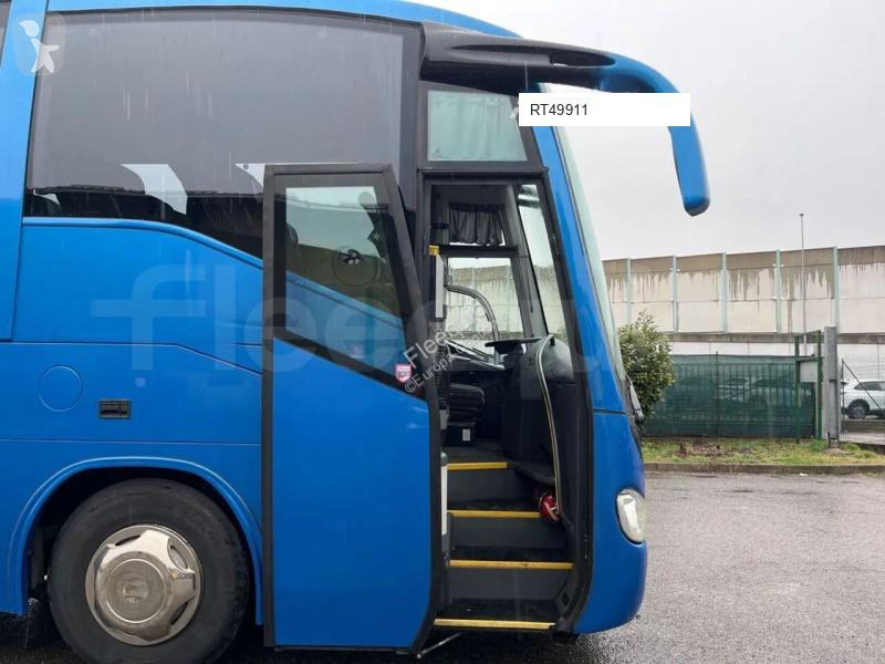 Междуградски автобус Irizar