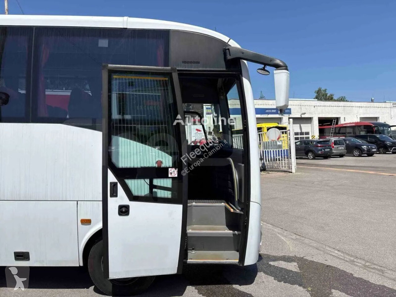 Autobus Isuzu Novo