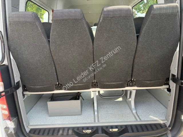 Autobus Mercedes 516 23 Sitzen