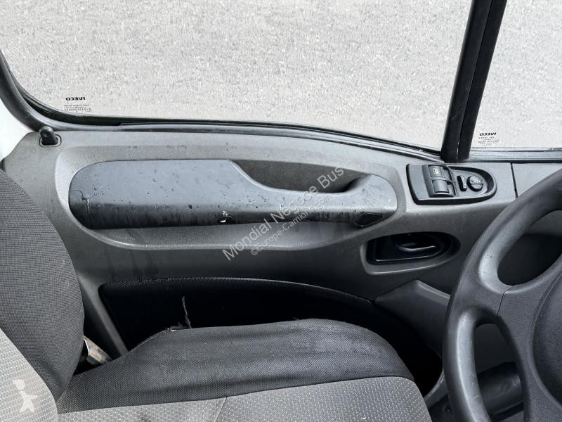 Véhicule utilitaire Iveco 50C17