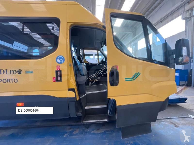Ônibus viagem Iveco Daily